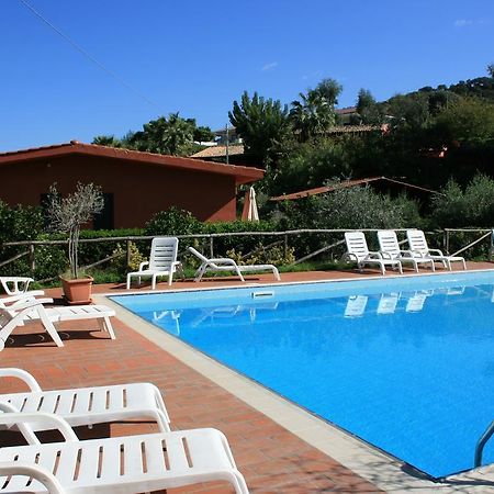 Agriturismo Ruralia Santa Domenica  Buitenkant foto