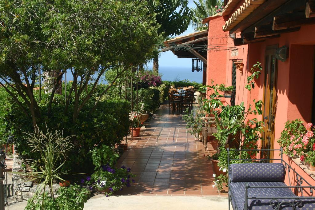 Agriturismo Ruralia Santa Domenica  Buitenkant foto
